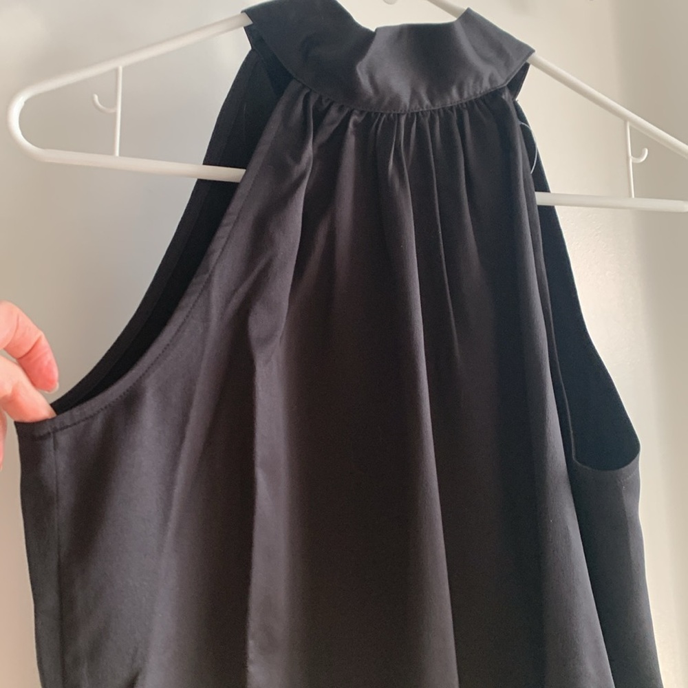 Gap halter swing top